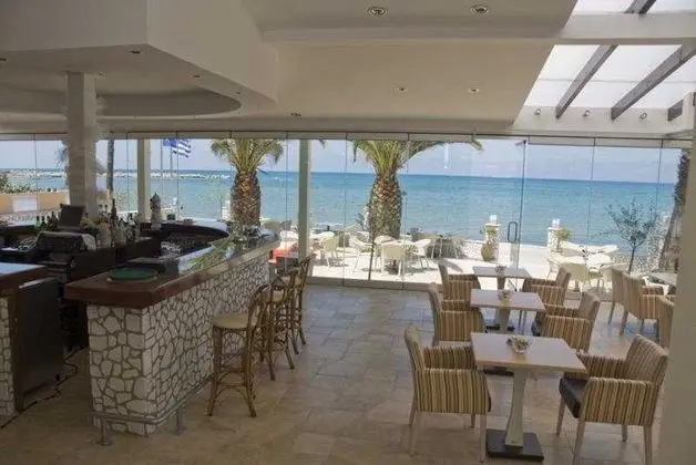 Coral Beach - Bar
