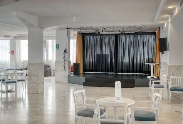 Hotel Coral Beach by LLUM - Yerinde Yemek
