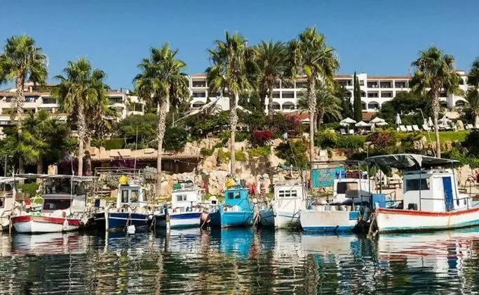 Coral Beach Hotel & Resort