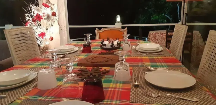 Coral Canyon Romblon - Hostel - Yerinde Yemek