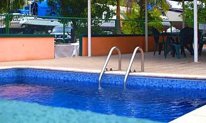 Coral Cove Marina Hotel - Havuz