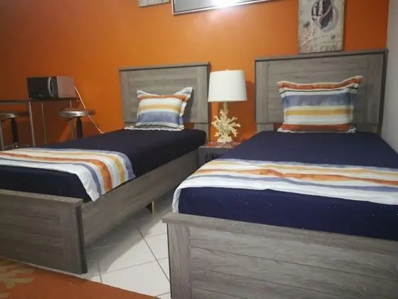 Coral Cove Marina Hotel - Oda