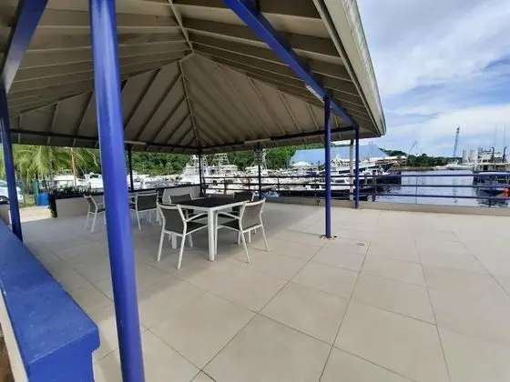 Coral Cove Marina Hotel - Yerinde Yemek