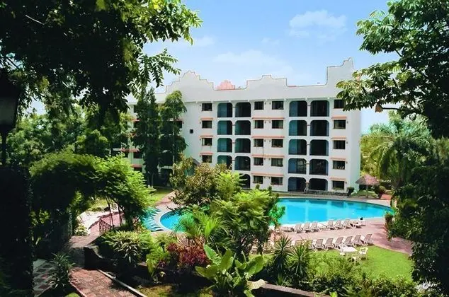 Coral Cuernavaca Resort and Spa