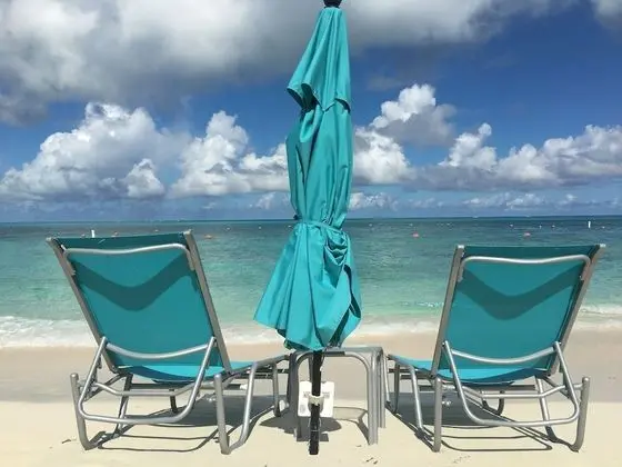 Coral Gardens on Grace Bay - Plaj