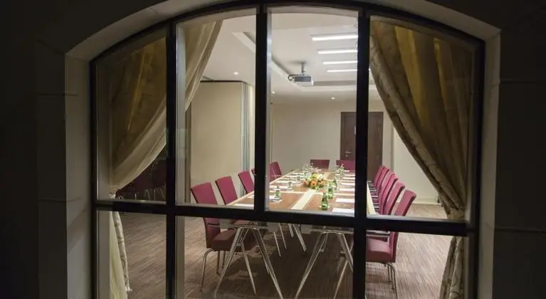 Coral Muscat Hotel & Apartments