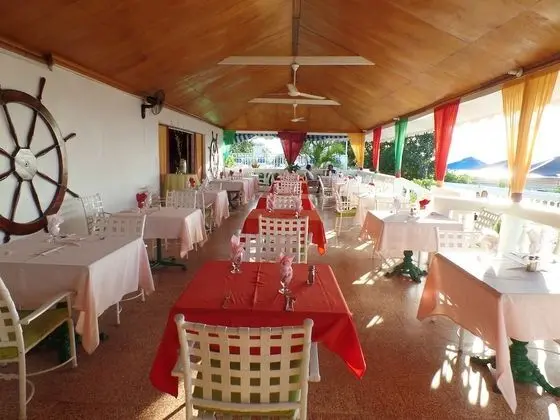 Coral Reef Beach Suite At Montego Bay Club Resort - Yerinde Yemek