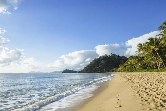 Coral Sands Resort on Trinity Beach - Havuz