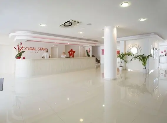 Coral Star Apartments - Lobi