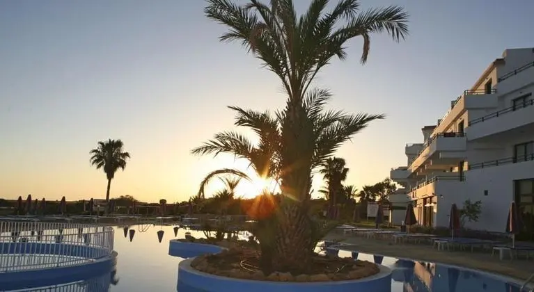 Corallia Beach Hotel Apartments