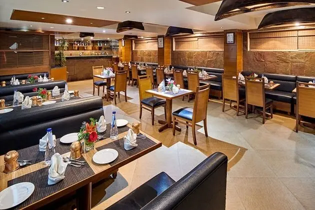 Coraltree By Goldfinch Hotels Bangalore - Yerinde Yemek