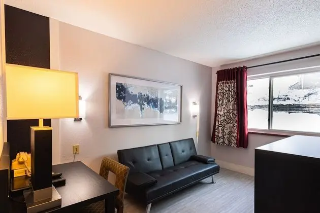 Coratel Inn & Suites by Jasper Hastings - Oda Manzaraları