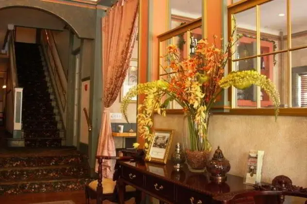 The Cordova Inn