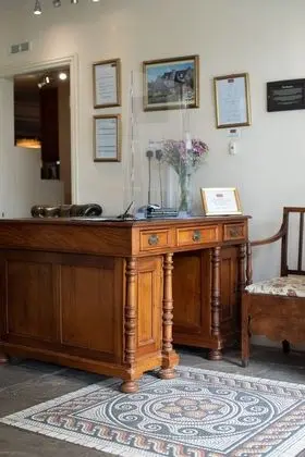 Corinium Hotel & Restaurant - Lobi