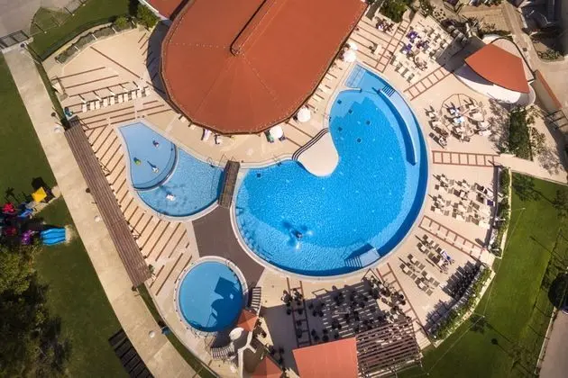 Corinthia Baška Sunny Hotel by Valamar - Dış Mekan