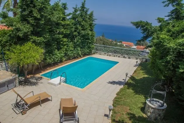 Corinthian Residence - Öne Çıkan Resim