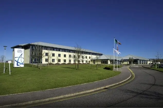 Cork Airport Hotel - Dış Mekan