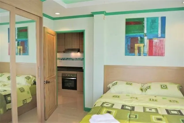 Corner 1 Bedroom Condo - Oda