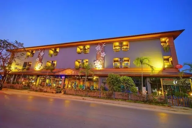 The Corner Hotel - Adults Only - Dış Mekan