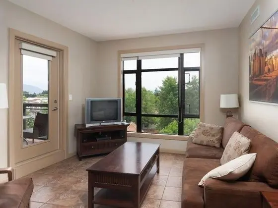 Corner Apartment With Lake View #518 - Oda Düzeni