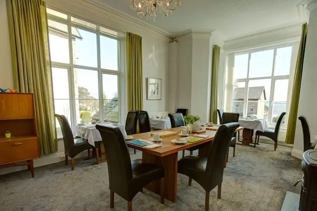 Corner Beech House - Yerinde Yemek