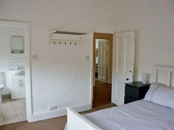 Corner House Apartment - Genel