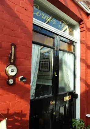 The Corner House - Dış Mekan