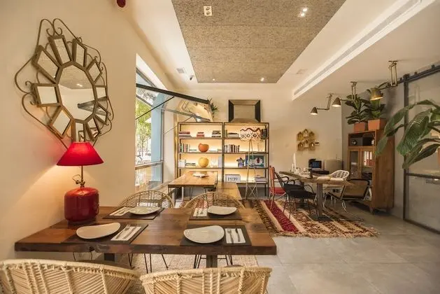 The Corner House - Lobi