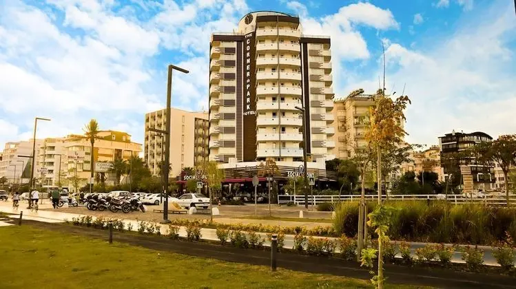 The Corner Park Hotel - Dış Mekan