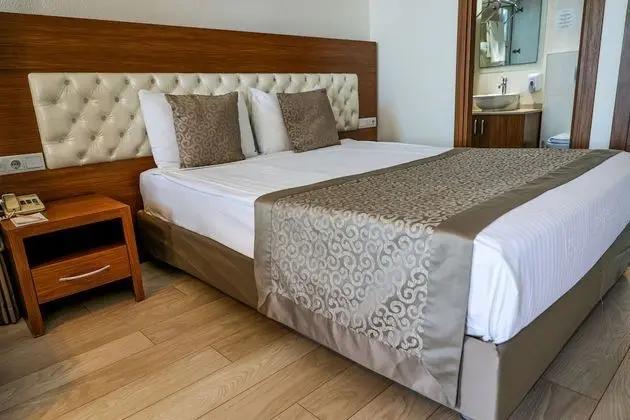 The Corner Park Hotel - Oda