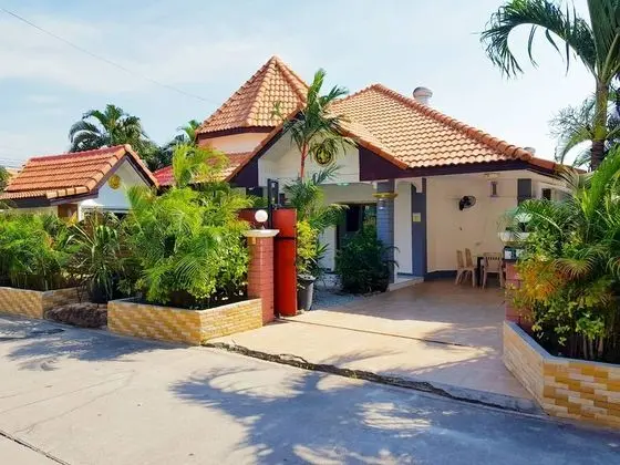 Corner Villa - Pattaya holiday House Walking Street