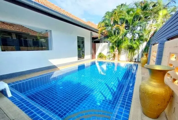 Corner Villa - Pattaya holiday House Walking Street - Havuz