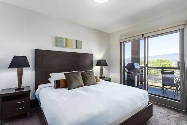 Corner Unit With Lakeview at Playa #402 - Oda
