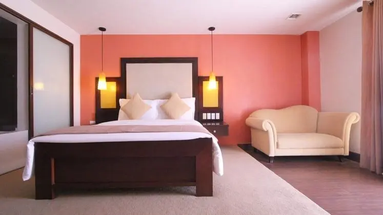 CORON GATEWAY HOTEL AND SUITES