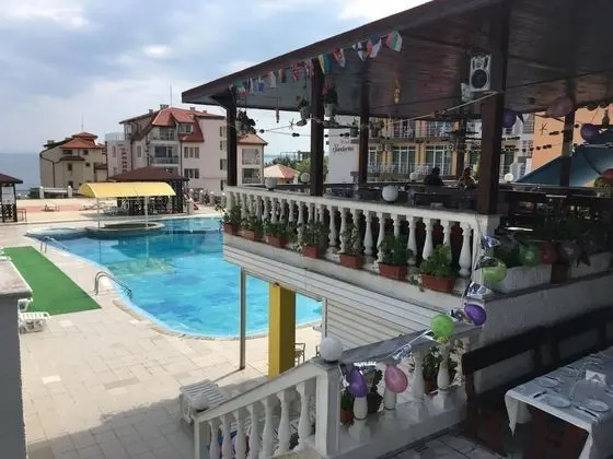 Hotel Corona by Asteri Hotels - Yerinde Yemek