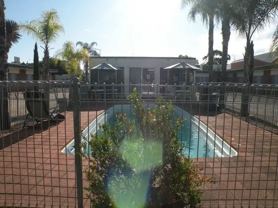 Corowa Motor Inn - Havuz