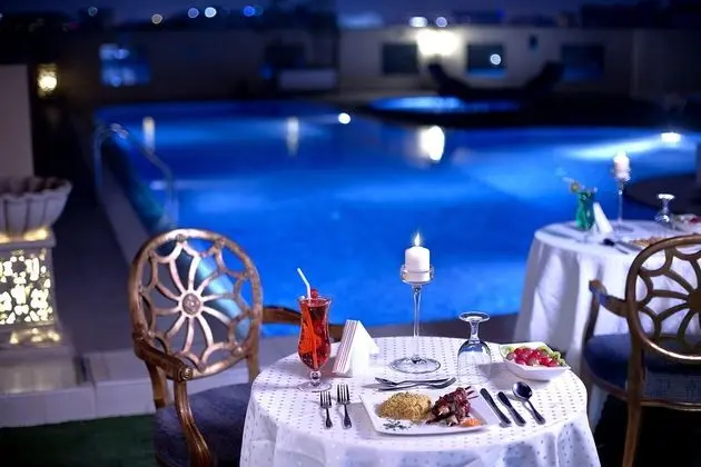 Corp Executive Htl Doha Suites - Havuz