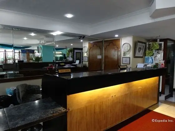 The Corporate Inn Hotel - Lobi