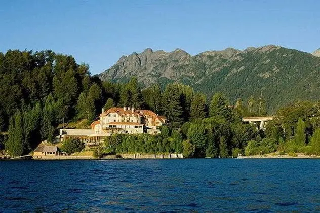 Correntoso Lake & River