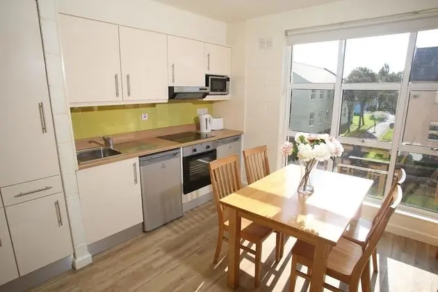 Corrib Village University Campus Apartments - Mutfak