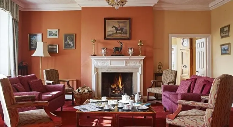Corse Lawn House Hotel - Lobi