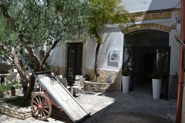 Corte Cairoli B&B and Suite