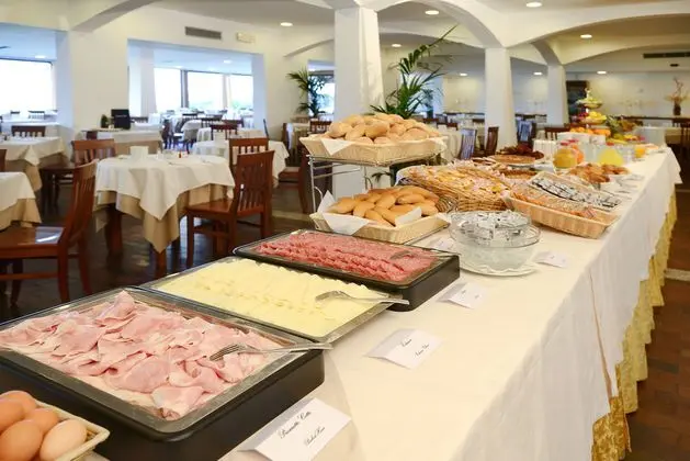 Corte Rosada Adults Only