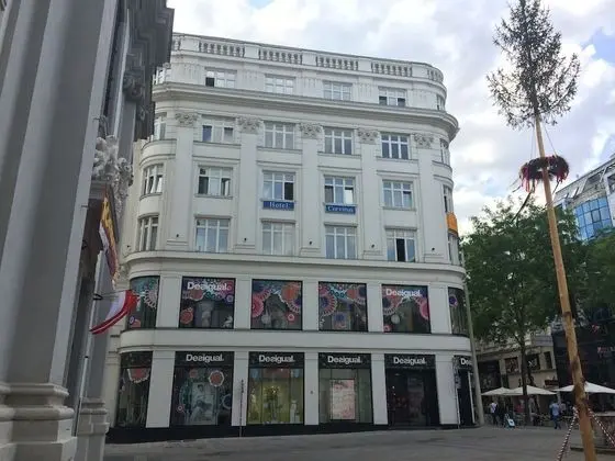 Hotel Corvinus - Dış Mekan