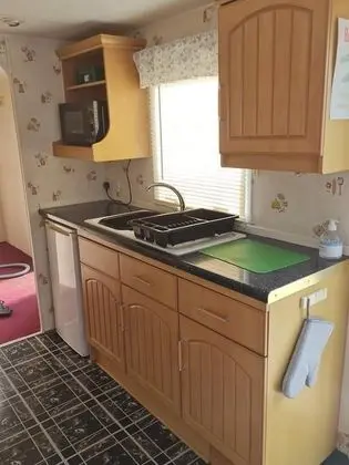 Cosey 3 Bedroom Mobile Home Golden Palms Resort - Mutfak