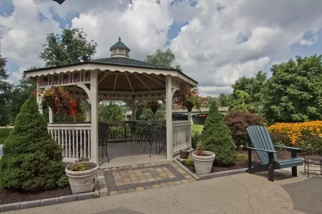 Coshocton Village Inn and Suites