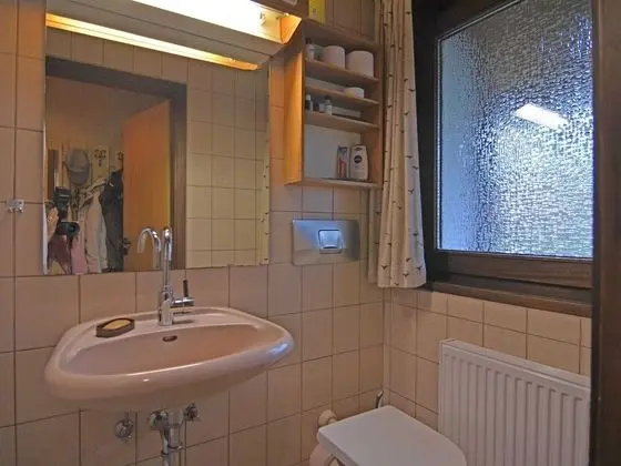 Cosily Furnished Bungalow With Peaceful Neighbourhood - Banyo Tipleri