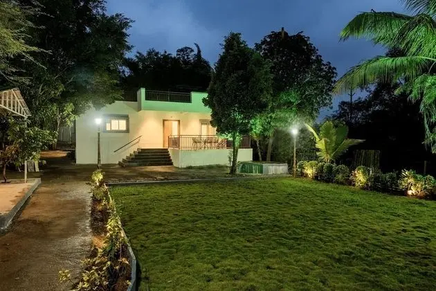 CosmicStays Casa Ivory Pool Villa Mulshi - Dış Mekan