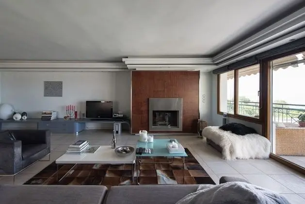 Cosmopolitan Maison