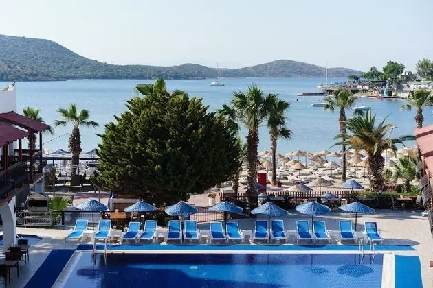 Costa Bitezhan Hotel - Havuz